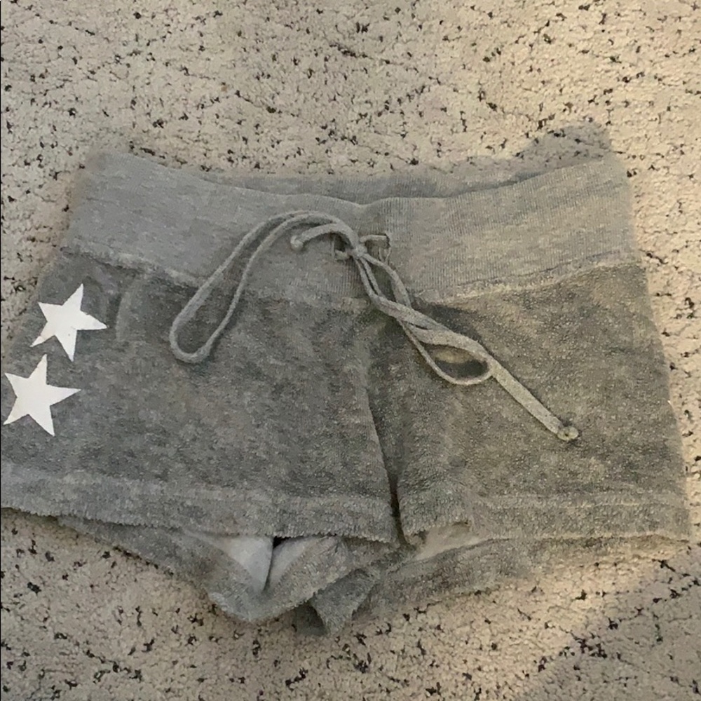 Gray hardtail shorts with white stars